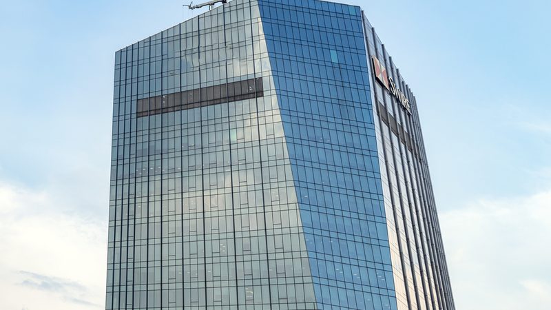 铝合金门窗五金件材质差异与选型逻辑